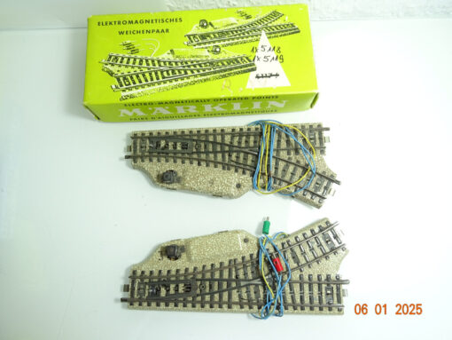 Märklin H0 M-Gleise 5118 5119 Elektro. Weichenpaar siehe Foto in EVP CK5149