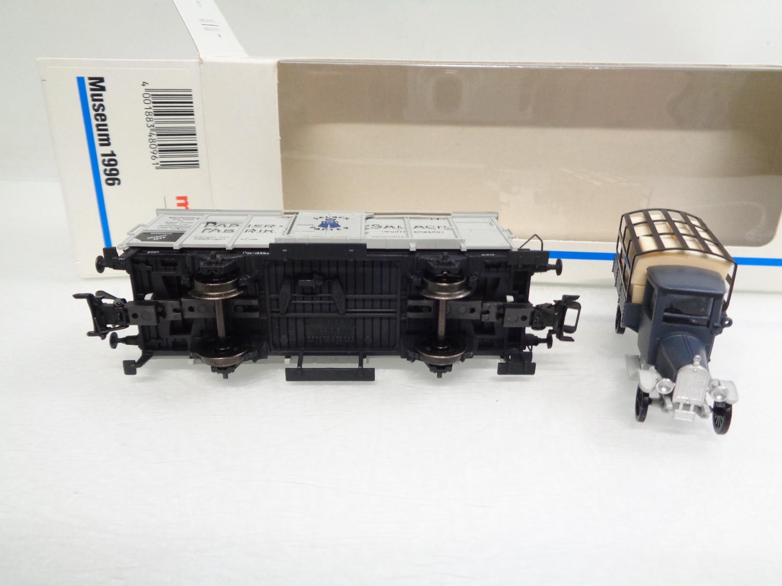 Märklin H0 Museum 1996 Set gedeckter Güterwagen mit Auto in OVP RR4846 – Bild 4
