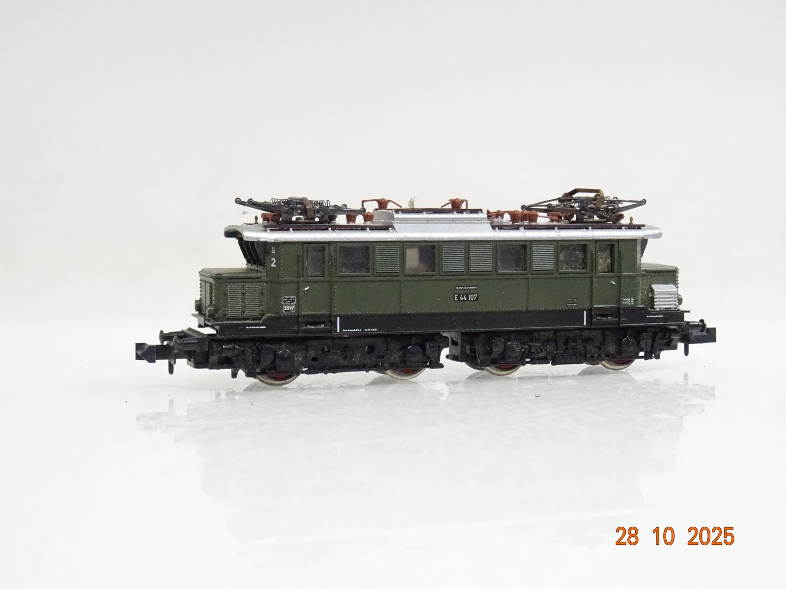 Minitrix N 12852 E-Lok E 44 107 der DB JL3885 o. – Bild 3