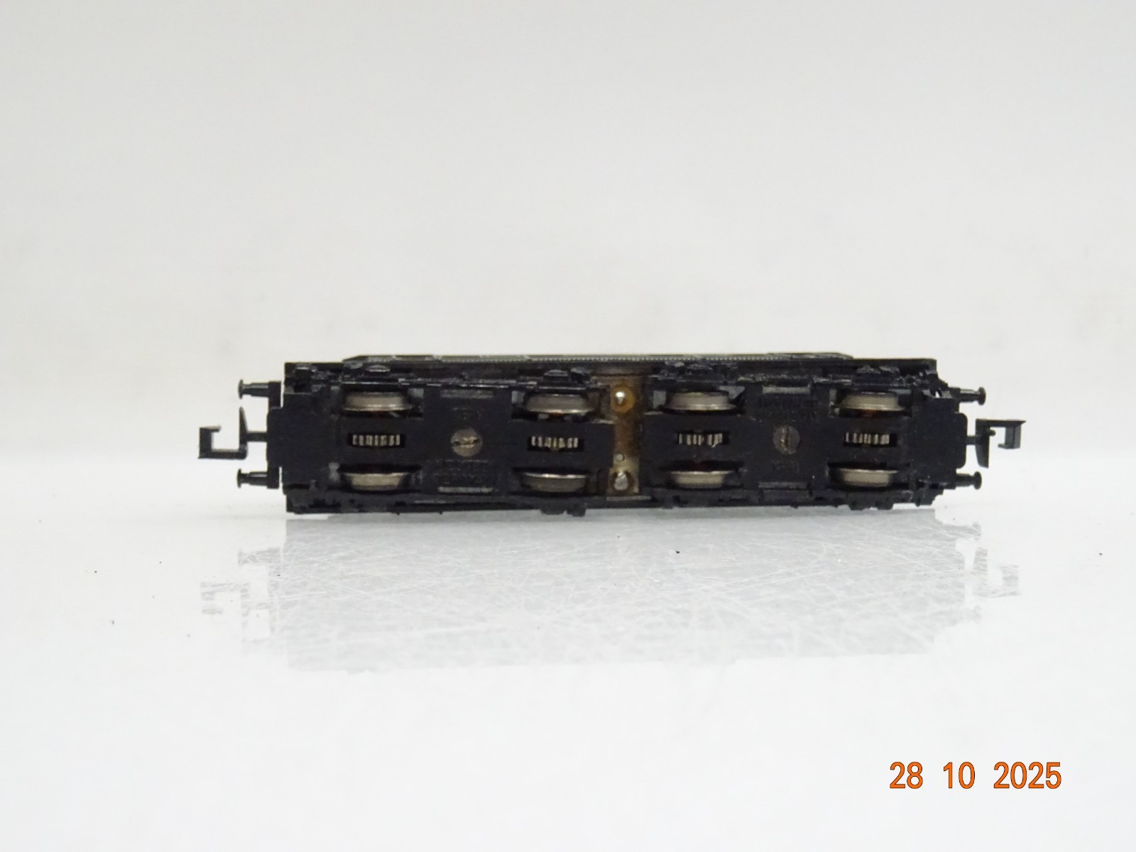 Minitrix N 12852 E-Lok E 44 107 der DB JL3885 o. – Bild 5