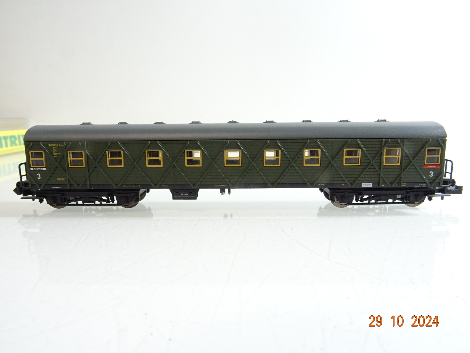 Minitrix N 13336 Behelfs-Personenwagen 3.Kl. in OVP PR3616 – Bild 3