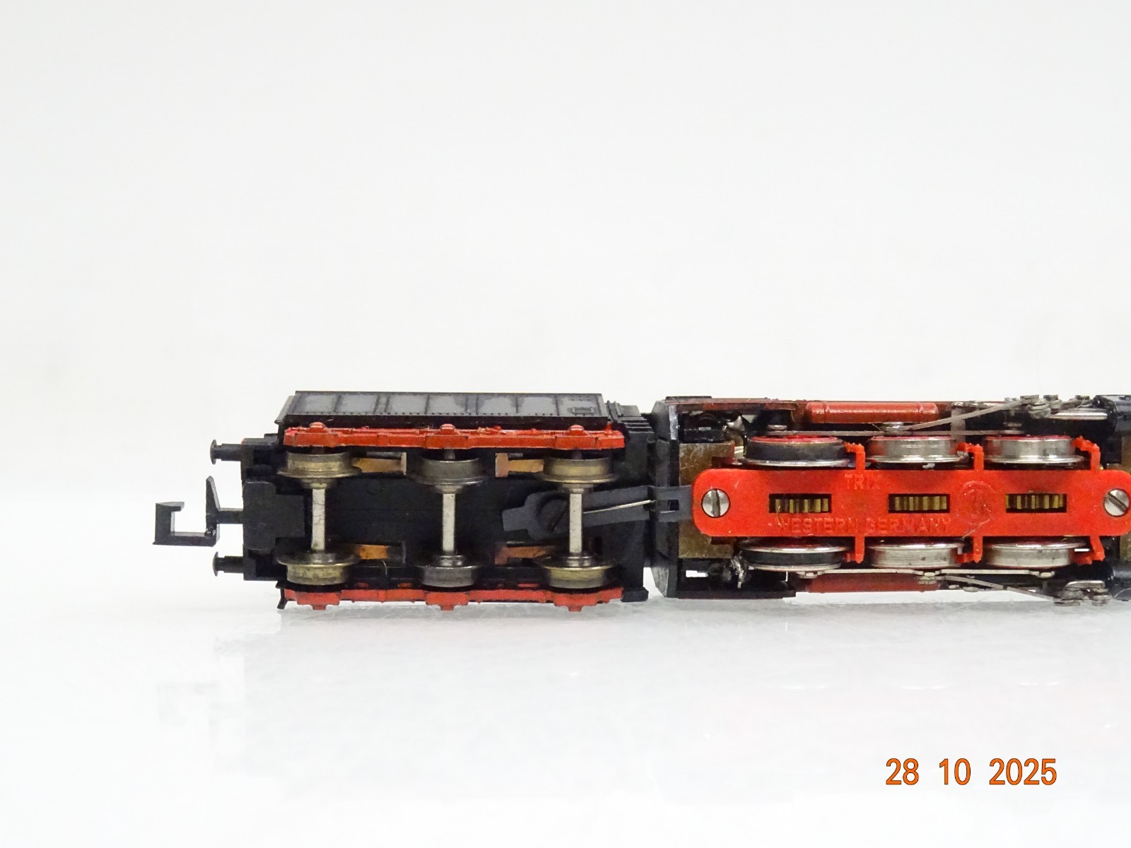 Minitrix N 2028 Dampflok BR 24 052 der DB JL3854 o. – Bild 5