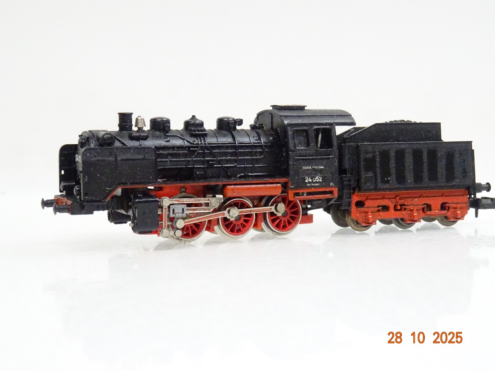 Minitrix N 2028 Dampflok BR 24 052 der DB JL3854 o.