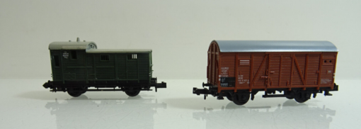 Minitrix N 3534 gedeckter Güterwagen & Güterzugbegleitwagen der DR in OVP AR7855 – Bild 3