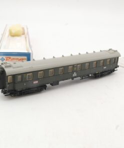 Minitrix N Personenwagen 16469 3. Klasse der DR in EVP RR2972