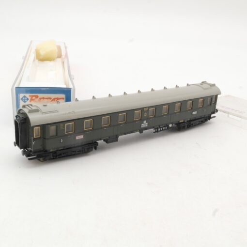 Minitrix N Personenwagen 16469 3. Klasse der DR in EVP RR2972