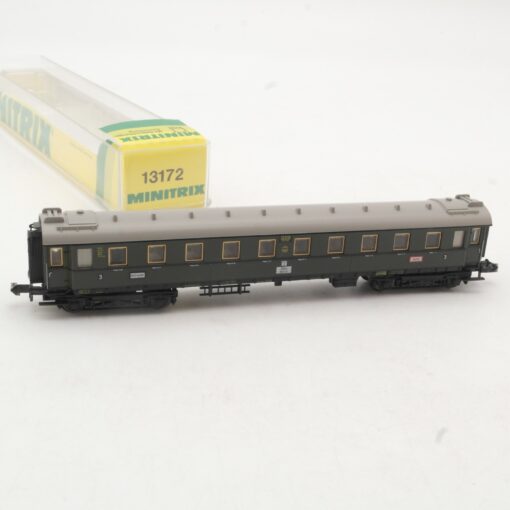Minitrix N Personenwagen 3. Klasse 16518 der DR in EVP RR3529 – Bild 3