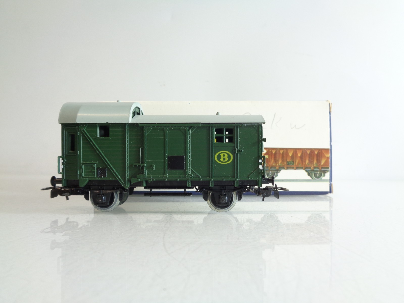 Piko H0 Güterzug Gepäckwagen der SNCB in EVP BH802
