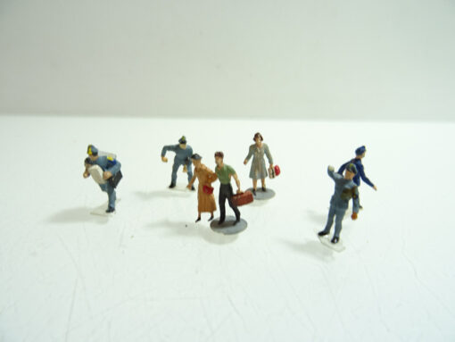 Preiser H0 Figuren Bahnpersonal und Reisende 6 Stück in EVP C2002