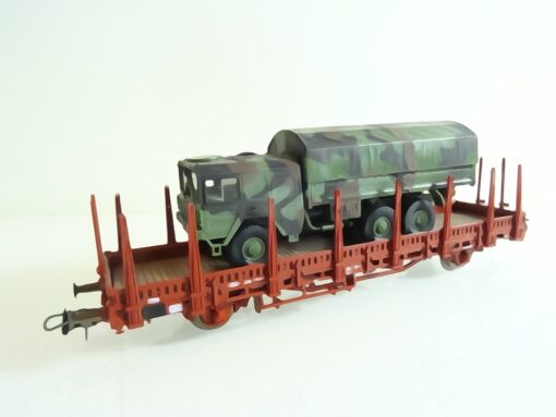 Roco H0 Rungenwagen mit MAN Pritsche tarn RR2341 o.