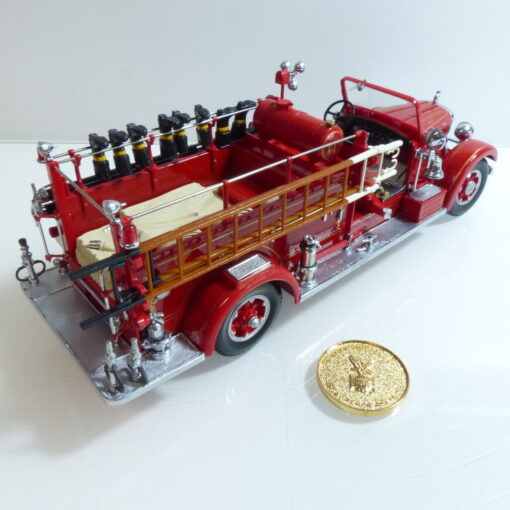 SIGNATURE SERIES 1:24 Nr.: 20098 Mack Type 75BX 1935 Feuerwehr, o. EB2518 – Bild 4