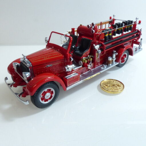 SIGNATURE SERIES 1:24 Nr.: 20098 Mack Type 75BX 1935 Feuerwehr, o. EB2518