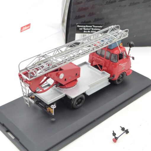 Schuco 1:43 03241 Hanomag Garant mit Bachert Drehleiter Feuerwehr in OVP EX6658 – Bild 3