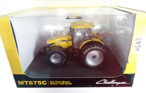 Universal Hobbies 1:32 2851 Challenger MT675C  in OVP AR7922 – Bild 3