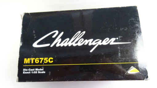Universal Hobbies 1:32 2851 Challenger MT675C  in OVP AR7922 – Bild 5