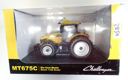 Universal Hobbies 1:32 2851 Challenger MT675C  in OVP AR7922