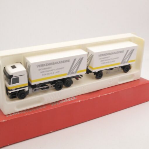 AWM 1:87 Mercedes Benz Hängerzug Verkehrsakademie limitiert in OVP RI4552 – Bild 3