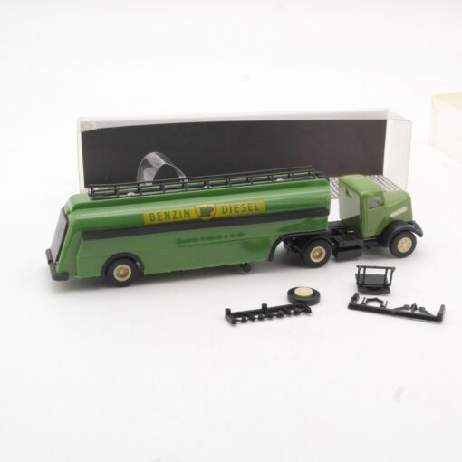 Albedo 1:87 MAN Sattelzug Benzin Diesel in OVP QR7162 – Bild 3