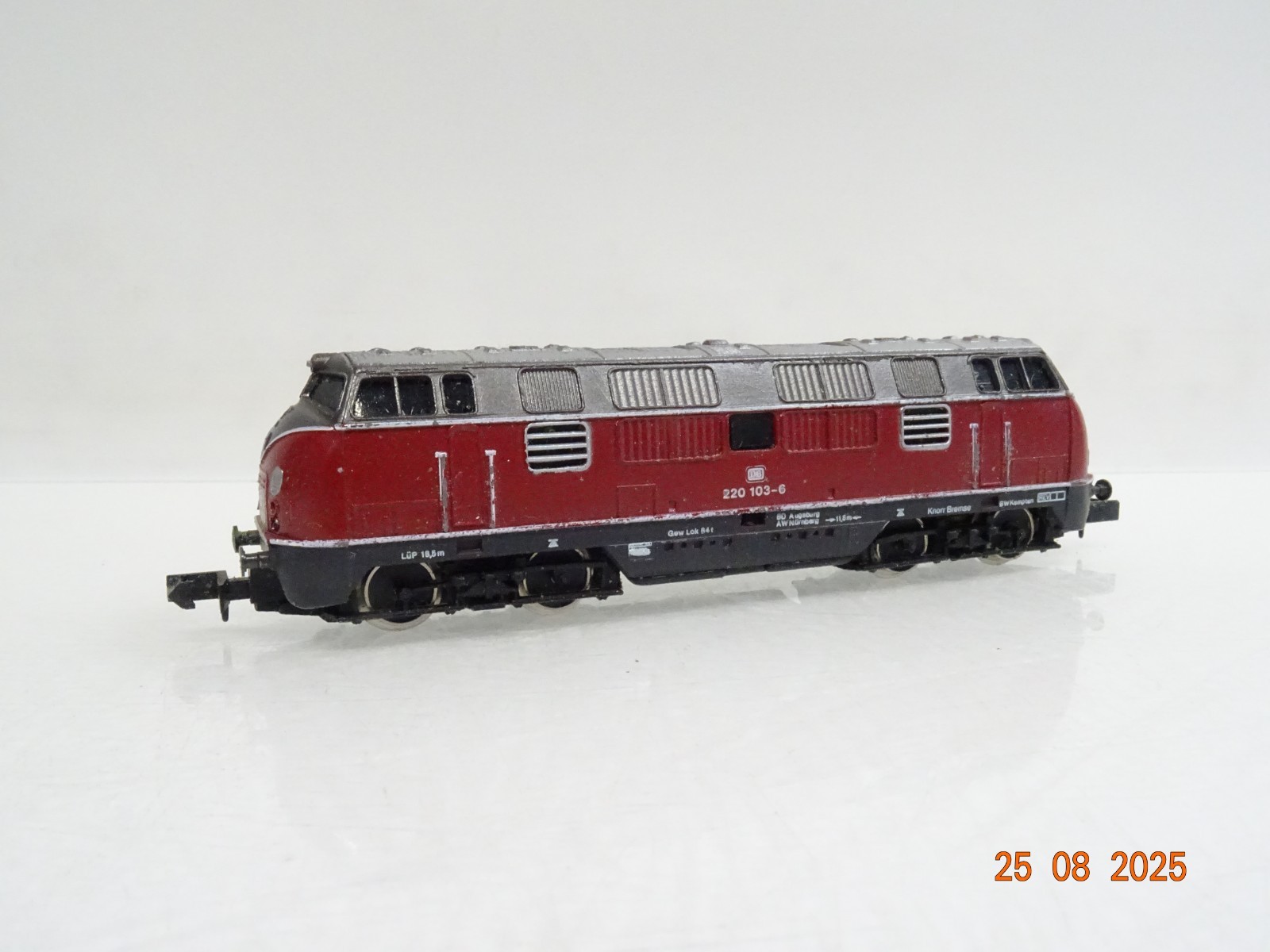 Arnold N 0202 Diesellok BR 220 103-6 der DB JL2615 o. – Bild 3