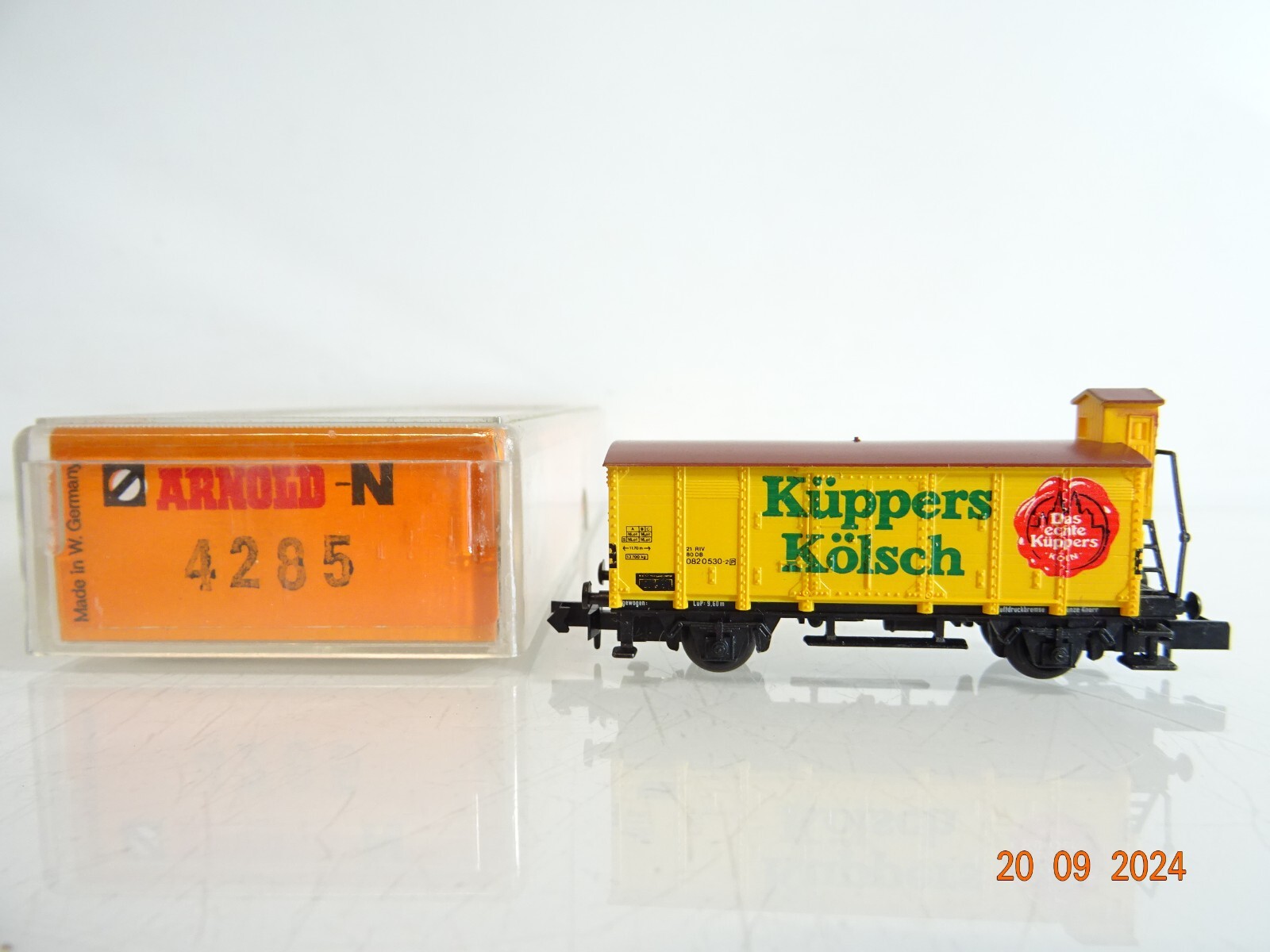 Arnold N 4285 gedeckter Güterwagen Küppers Kölsch der DB in OVP PR2821 – Bild 3