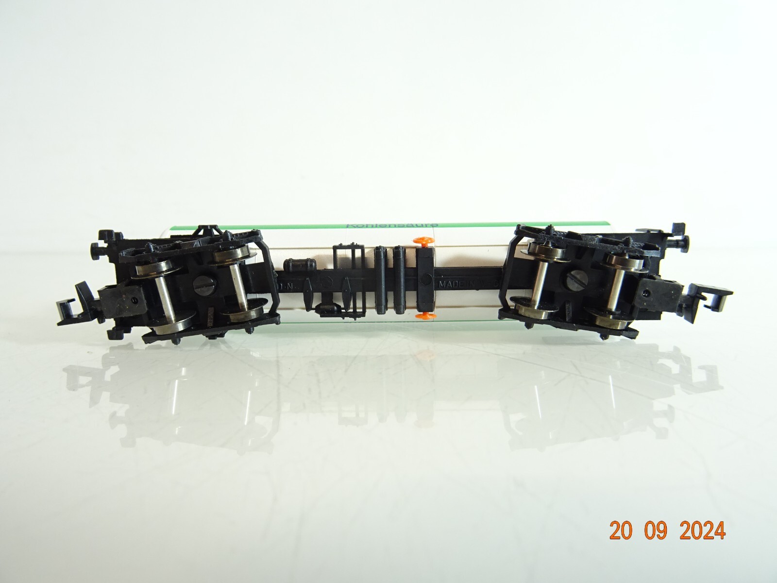 Arnold N 4370-43 Kesselwagen Lindner Kohlensäure der DB in OVP PR2813 – Bild 4