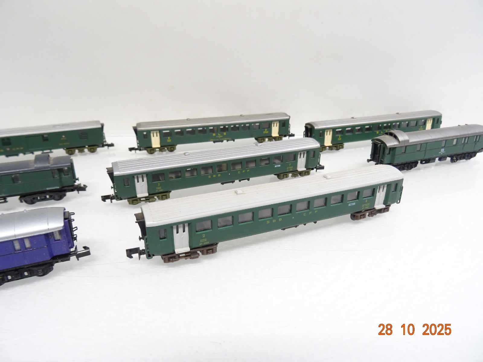 Arnold etc. N Personenwagen 8 Stück siehe Fotos JL3970 o. – Bild 4