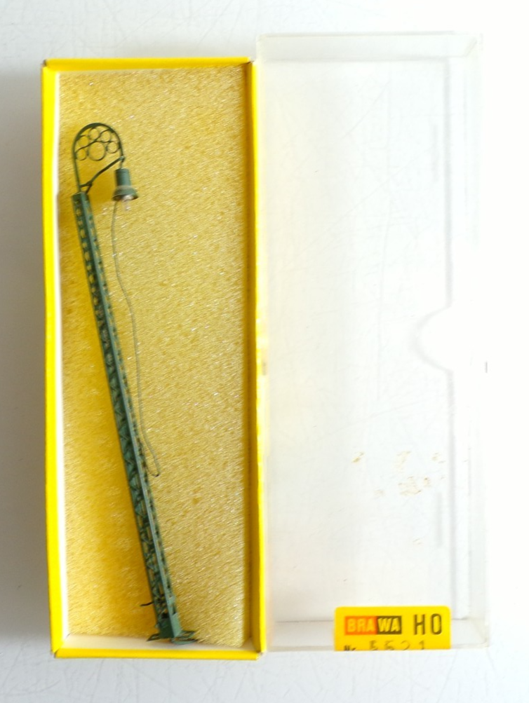 Brawa H0 5521 Gittermastleuchte siehe Foto in OVP PK2575