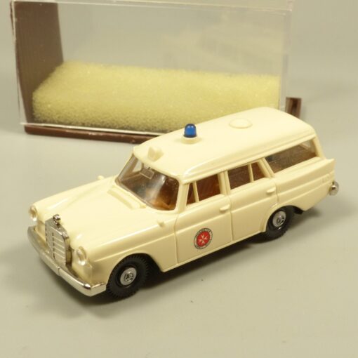 Brekina 1:87 1876 Mercedes Benz 190 Krankenwagen Johanniter in OVP EX6007