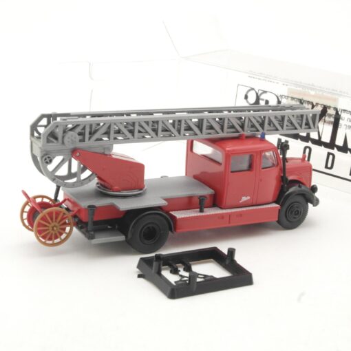 Brekina 1:87 40301 Mercedes 3500 Feuerwehr Drehleiter LF neuwertig in OVP QR9184 – Bild 3