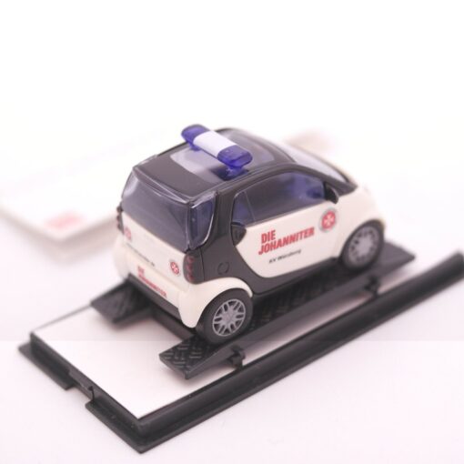Busch 1:87 48916 smart City Coupe "Johanniter" neuwertig in OVP RT2767 – Bild 3