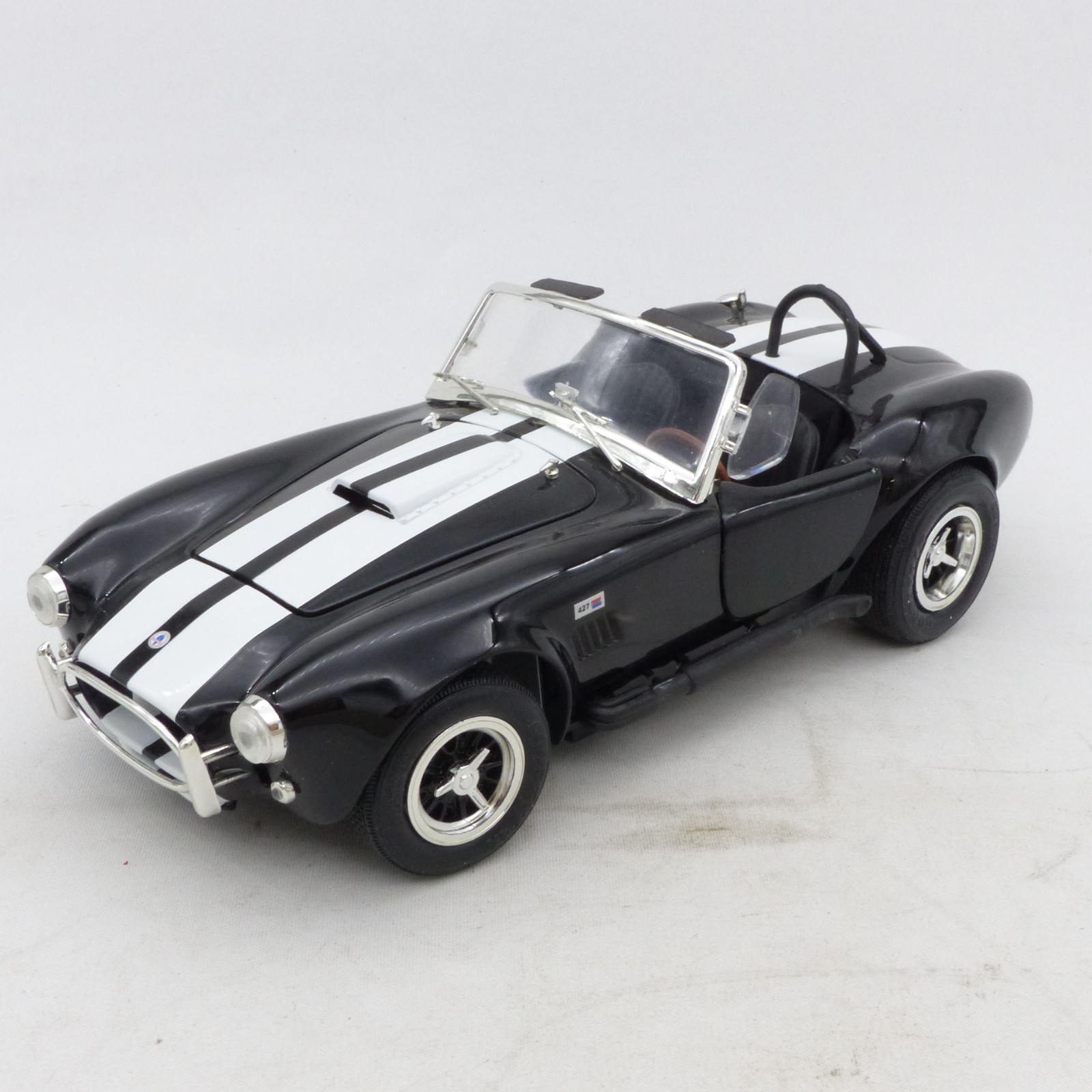 ERTL 1:18 Shelby Cobra 427 S/C schwarz/weiß in Tüte siehe Bilder o. EX8417 – Bild 3