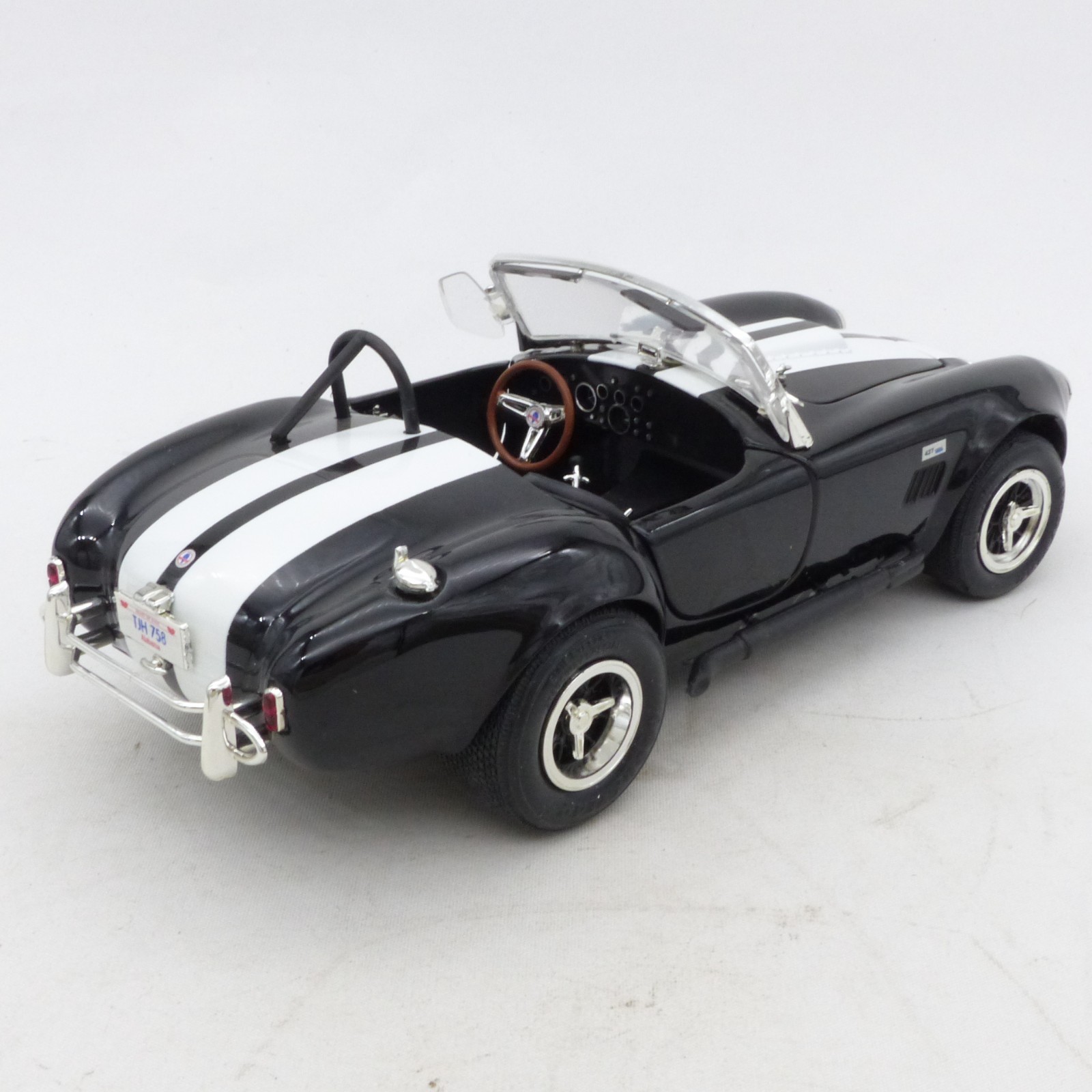 ERTL 1:18 Shelby Cobra 427 S/C schwarz/weiß in Tüte siehe Bilder o. EX8417 – Bild 6