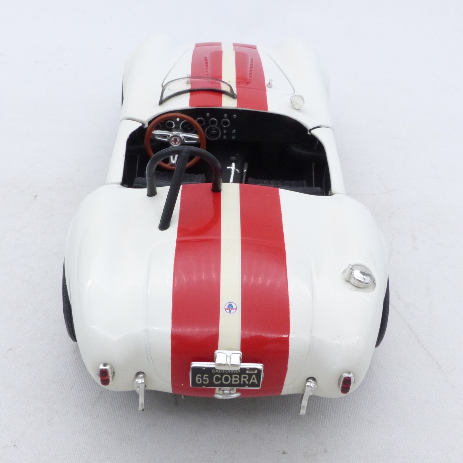 ERTL 1:18 Shelby Cobra 427 S/C weiß/rot in Tüte siehe Bilder o. EX8431 – Bild 5