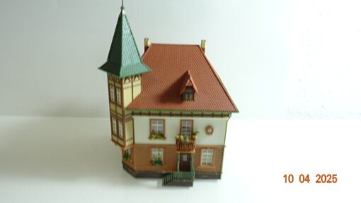 Fertigmodell H0 Stadthaus mit Turm aus Anlagenrückbau siehe Foto CK7439 o.