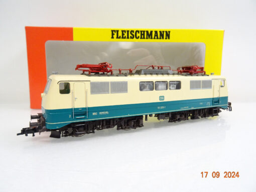 Fleischmann H0 4348 E-Lok BR 111 205-1 der DB in EVP LE5940