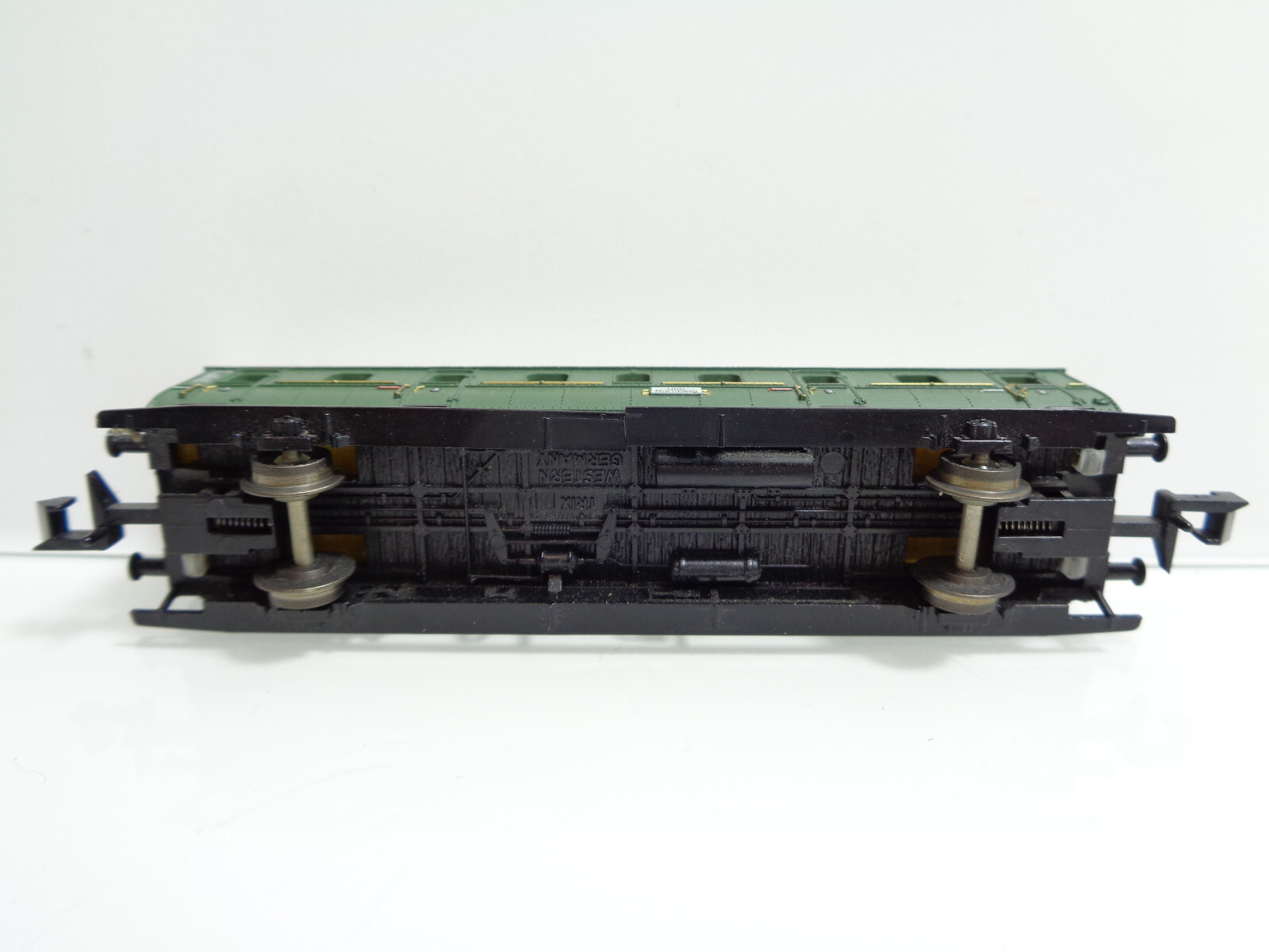 Fleischmann N Personenwagen 3.Kl. in EVP JD2412 – Bild 4