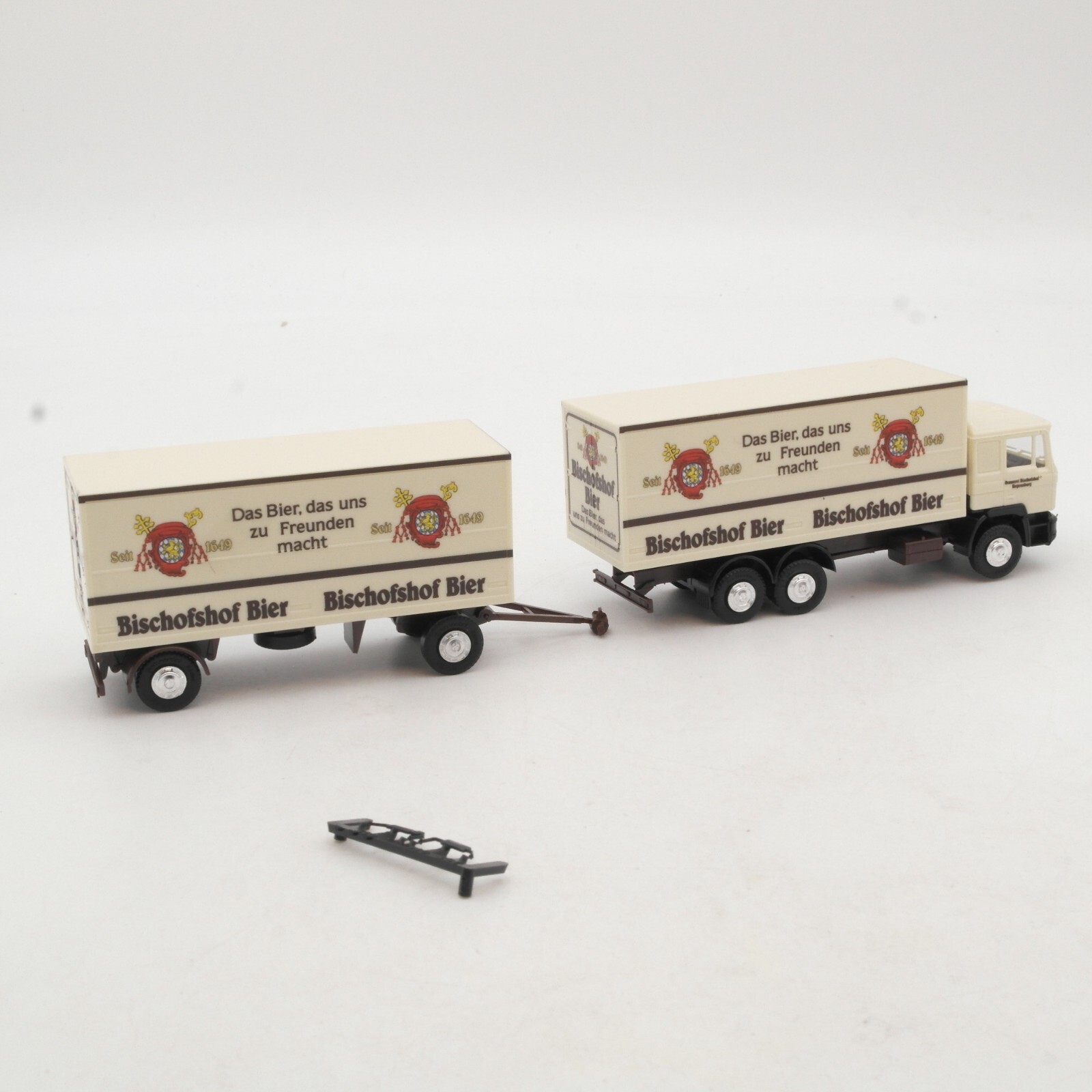 Herpa 1:87 MAN Hängerzug Bischofhof Bier in EVP RA8911 – Bild 3