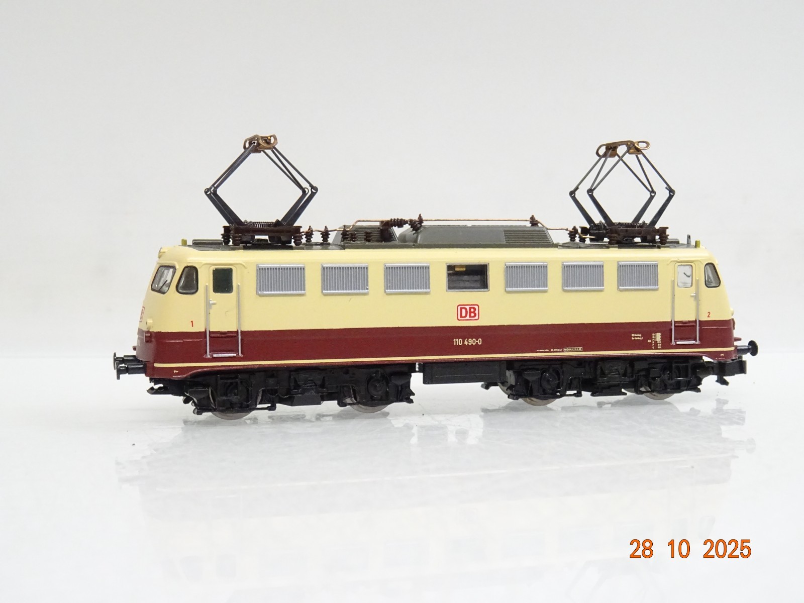 Hobbytrain N E-Lok BR 110 490-0 der DB JL3873 o. – Bild 3