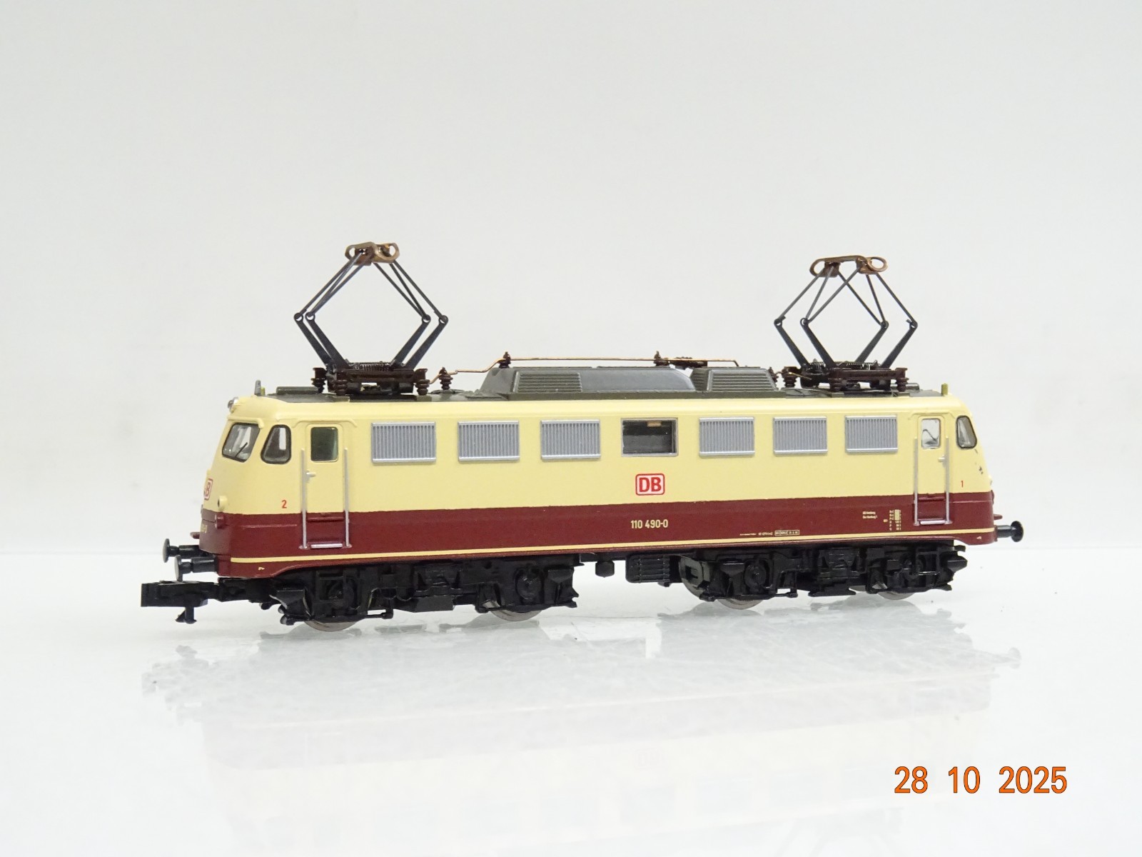 Hobbytrain N E-Lok BR 110 490-0 der DB JL3873 o.