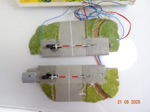 Kibri H0 2520 elektromagnetischer Bahnübergang siehe Foto in OVP CK8394 – Bild 4