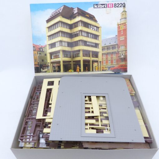 Kibri H0 Bausatz 8220 Wohn- und Geschäftshaus in OVP EX7638 – Bild 3