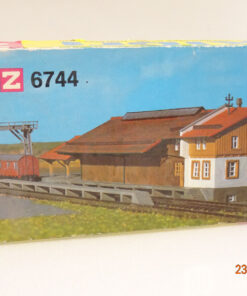 Kibri Z 6744 Bausatz Güterschuppen mit Ladekran unbenutzt in OVP LE6686