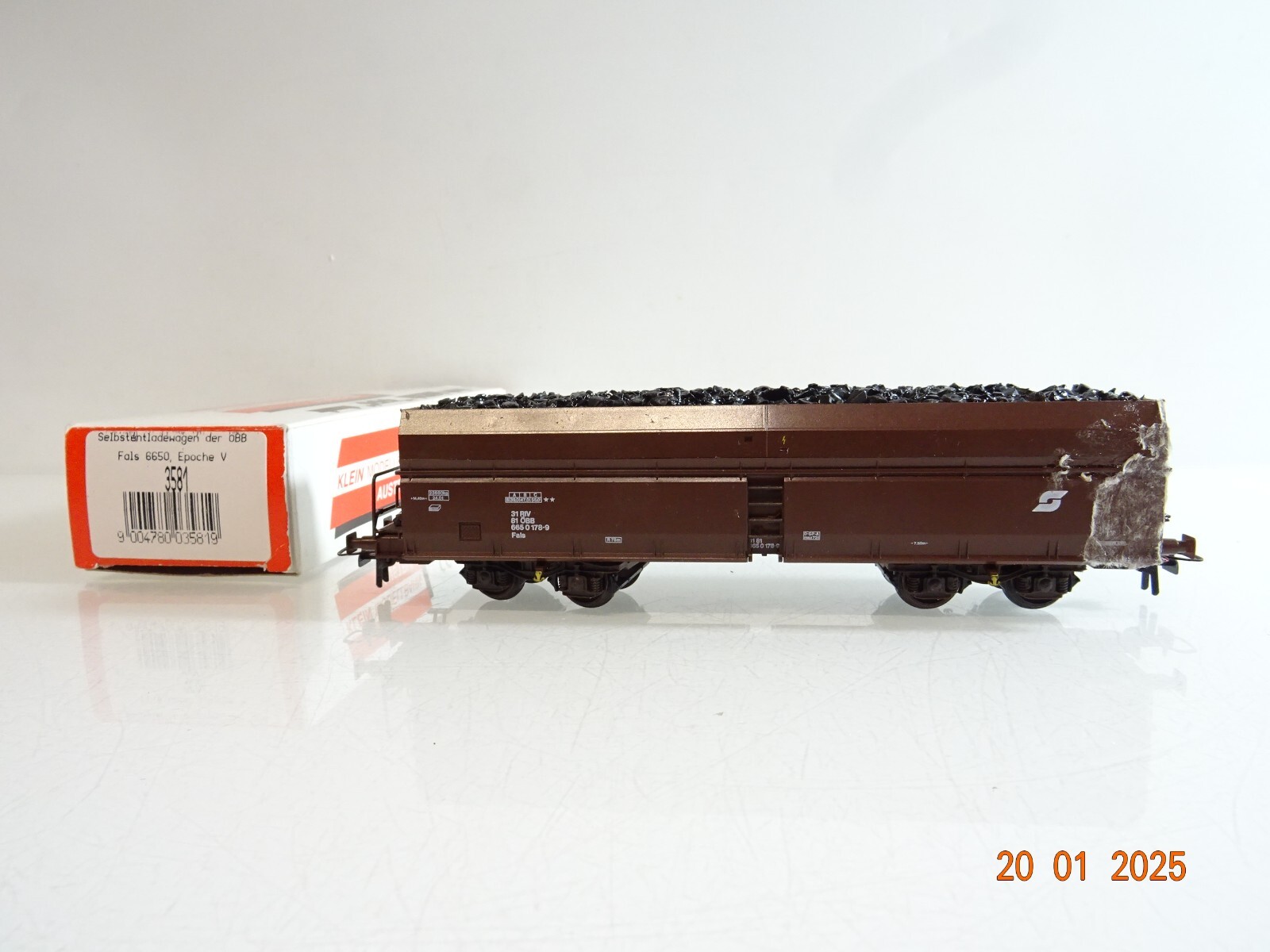 Klein Modellbahn H0 3581 AC Hochbordwagen mit Koksladung der ÖBB in OVP PR5401 – Bild 3