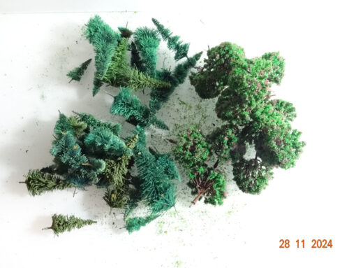 Konvolut H0 Bäume verschiedener Hersteller siehe Foto in EVP CK4476