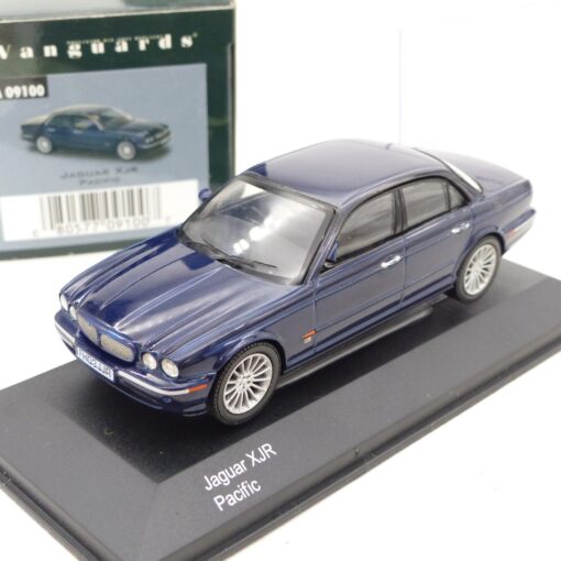 Lledo 1:43 VA09100 Jaguar XJR Pacific Limousine dunkelblau in OVP EX6654