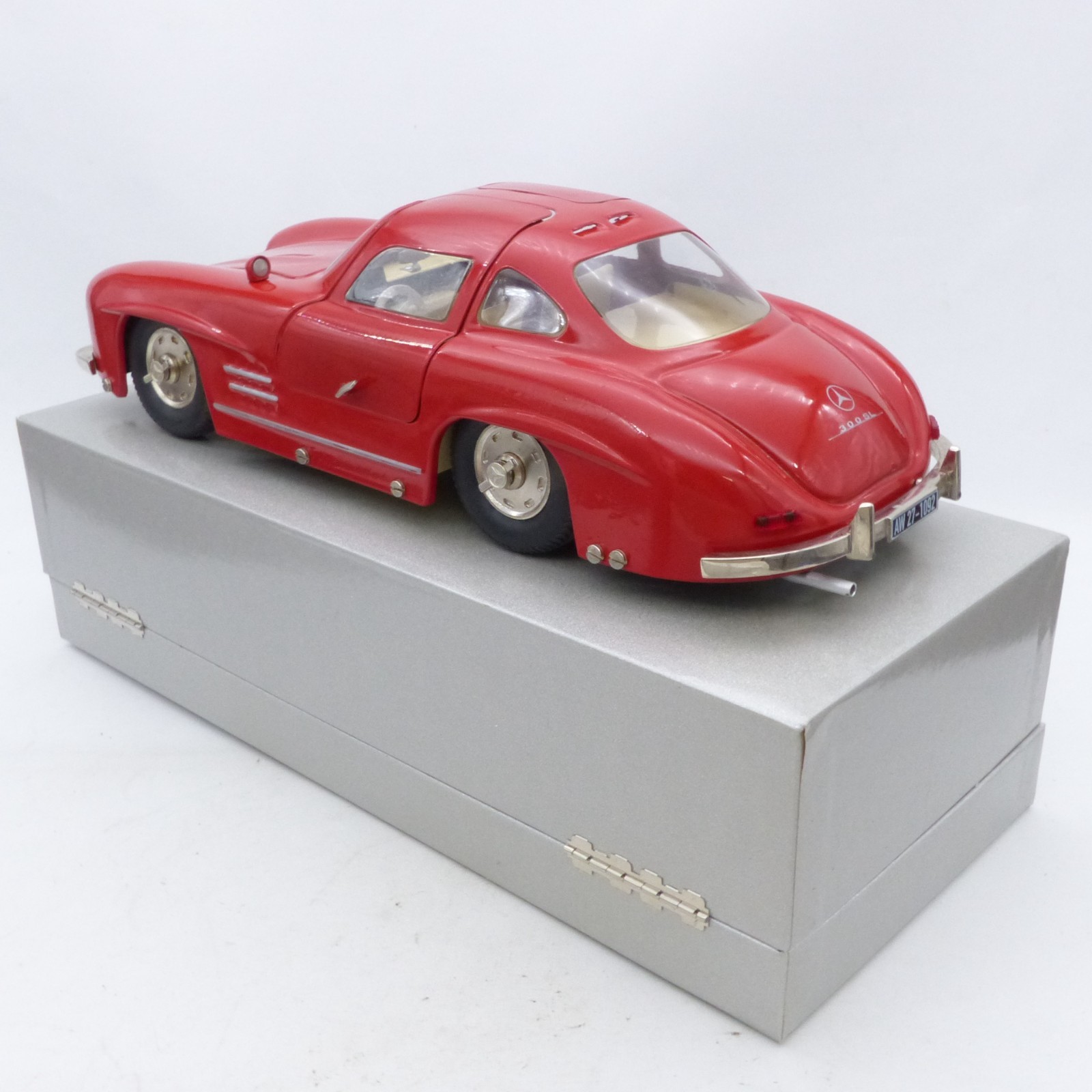 Märklin 1:16 1992 Mercedes-Benz 300 SL rot in OVP EX8285 – Bild 4