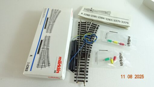 Märklin H0 2263 K Gleis elektrische Weiche rechts 1 Stück in OVP RR2691