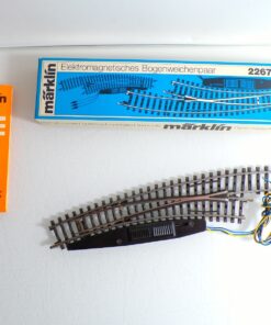 Märklin H0 2267 K Gleis elektrische Bogenweiche rechts siehe Foto in OVP PK2552
