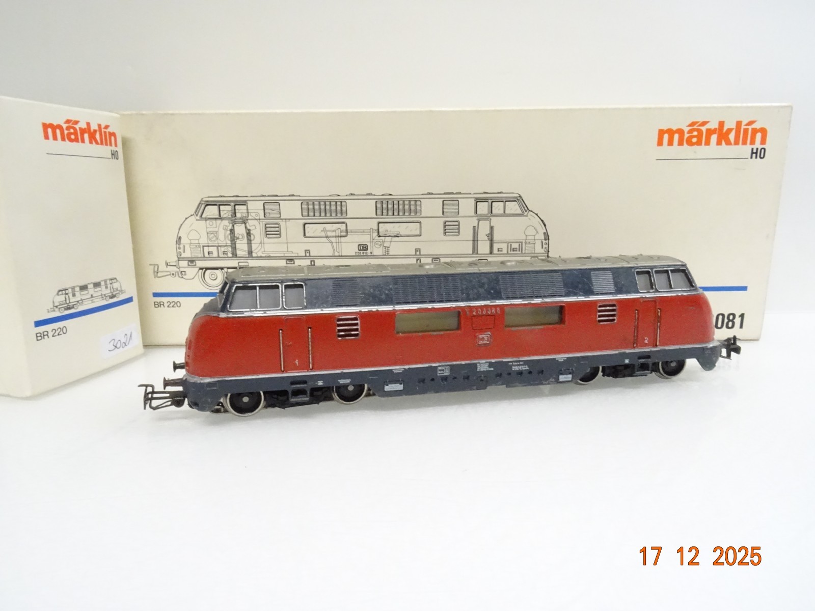 Märklin H0 3021 Diesellok V 200 060 der DB Metall in EVP JL5176