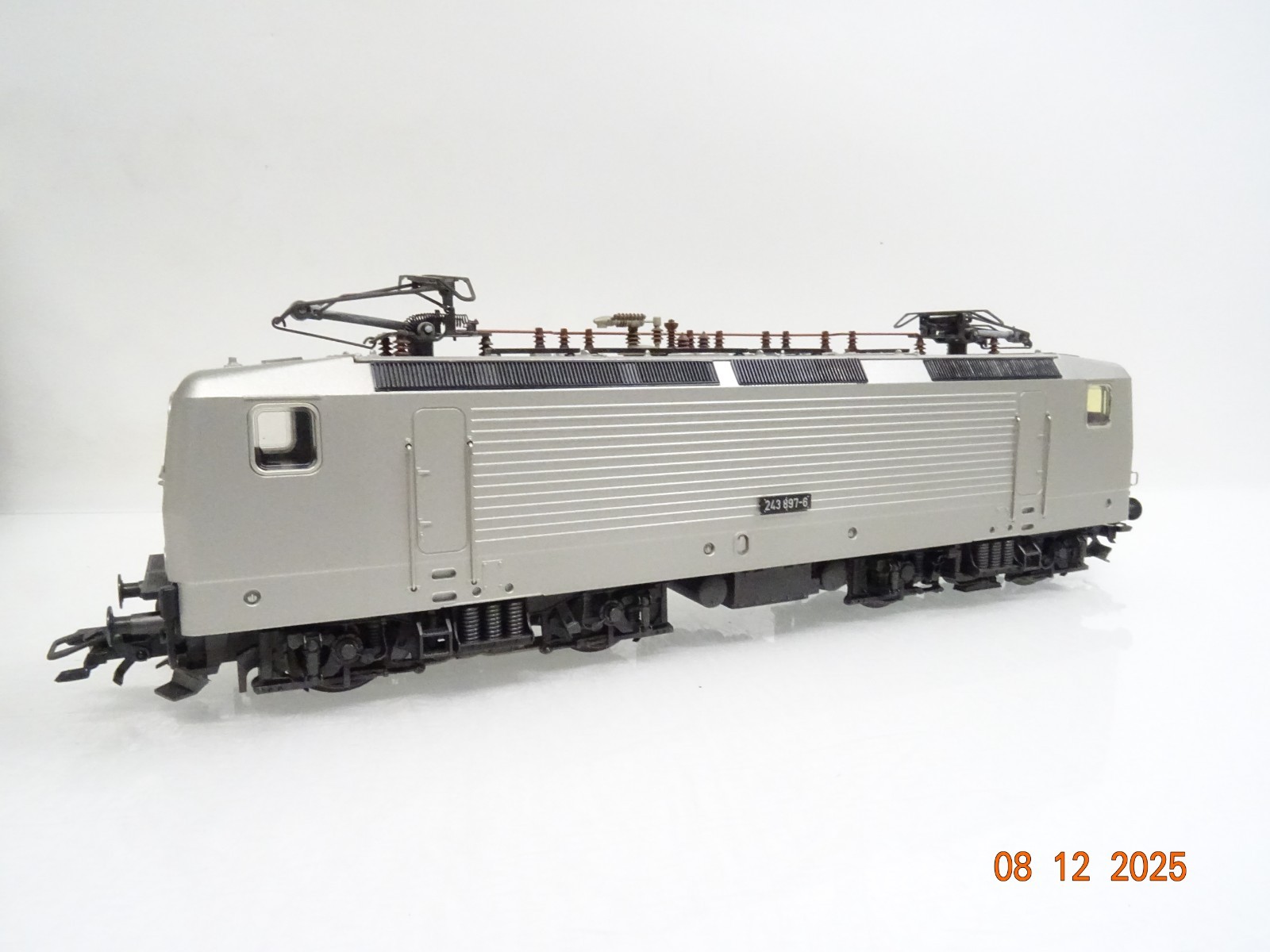 Märklin H0 3444 E-Lok BR 243 897-6 der DR silber in OVP JL4921 – Bild 3